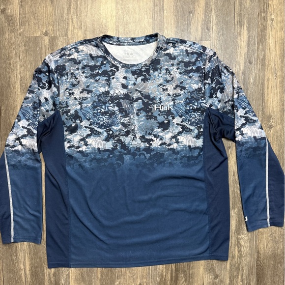 Huk Other - Huk Men's Navy and Gray Camo Long Sleeve Shirt
